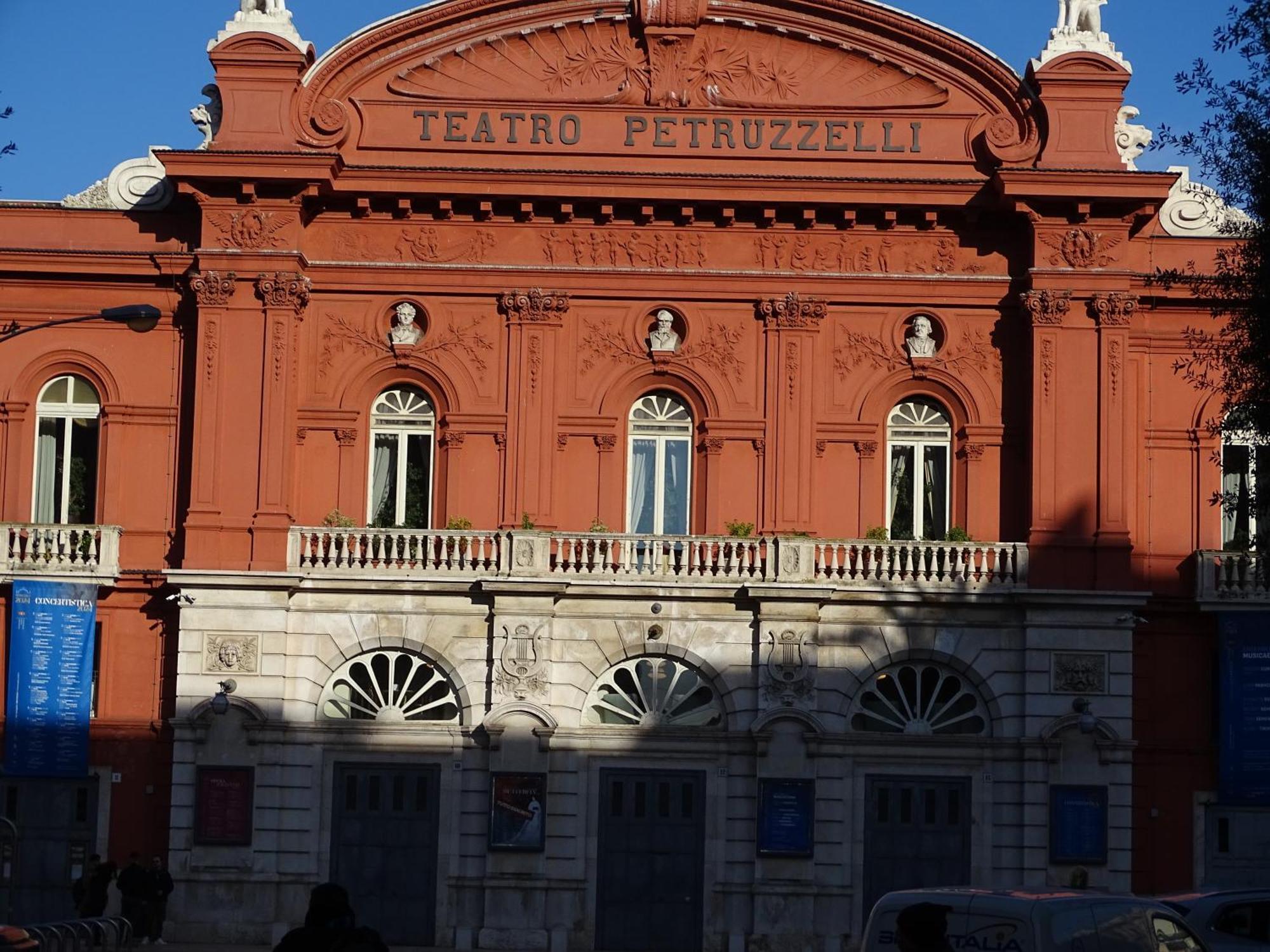 Al Teatro Rooms Bari Eksteriør billede