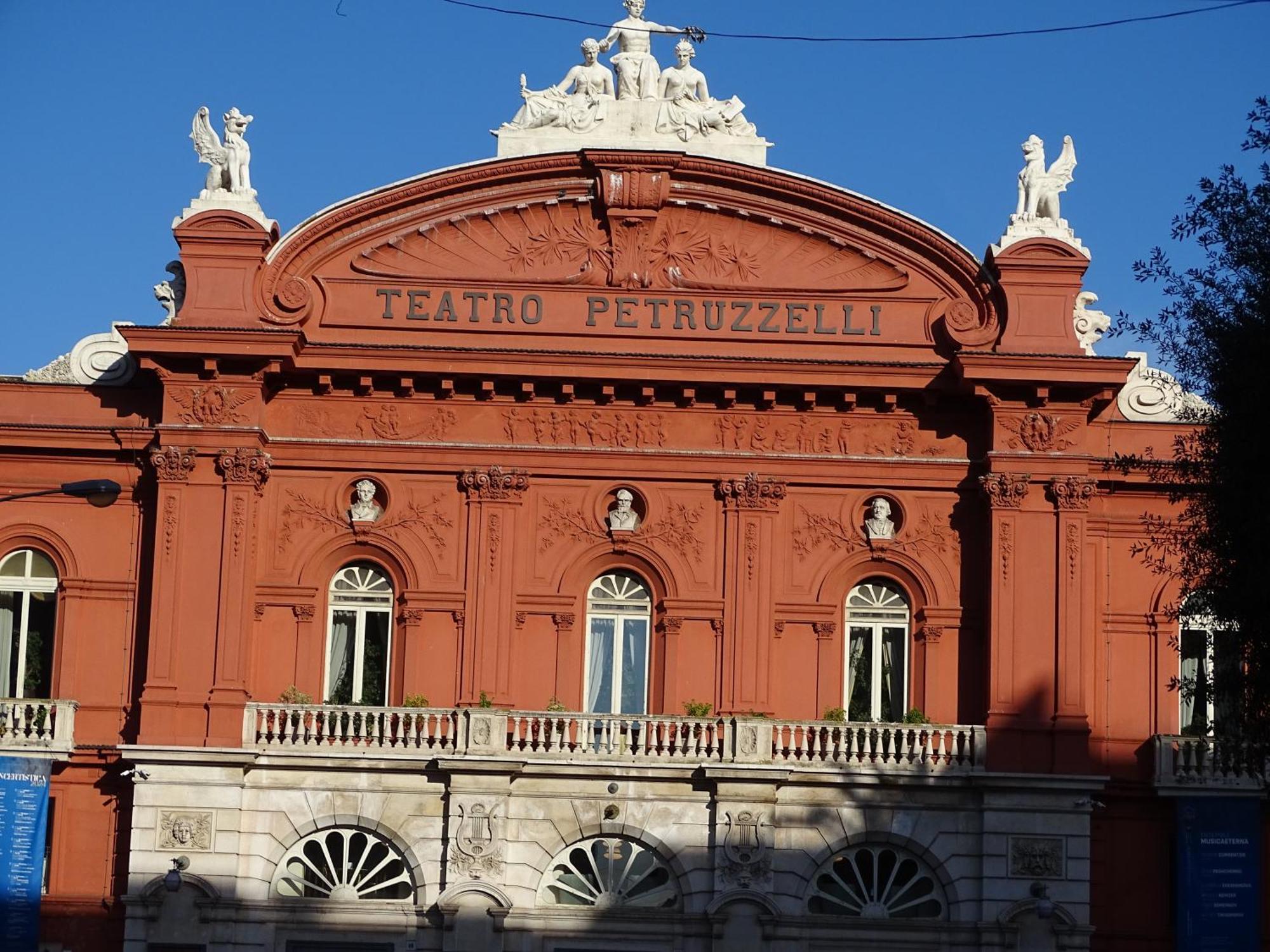 Al Teatro Rooms Bari Eksteriør billede