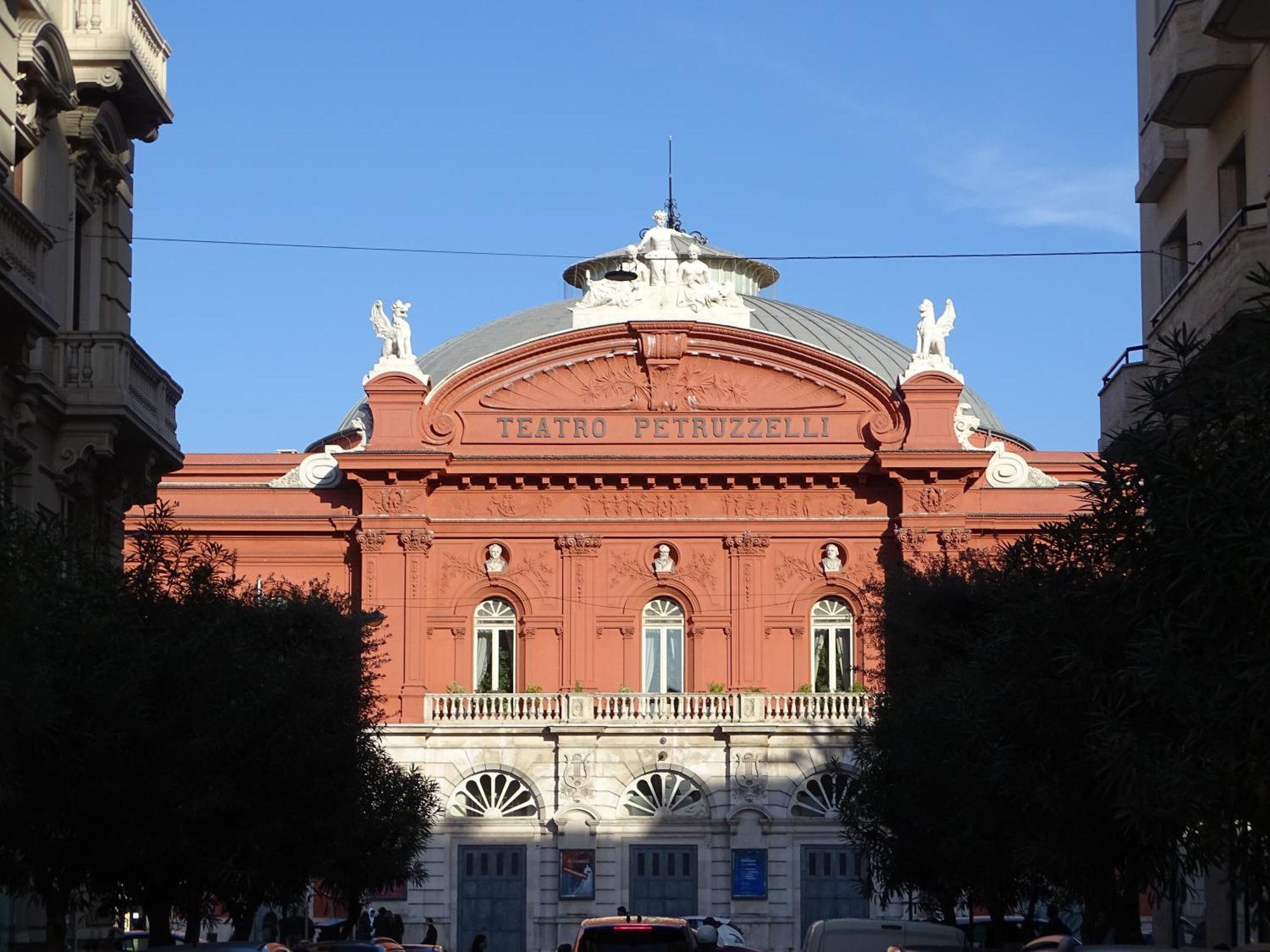 Al Teatro Rooms Bari Eksteriør billede