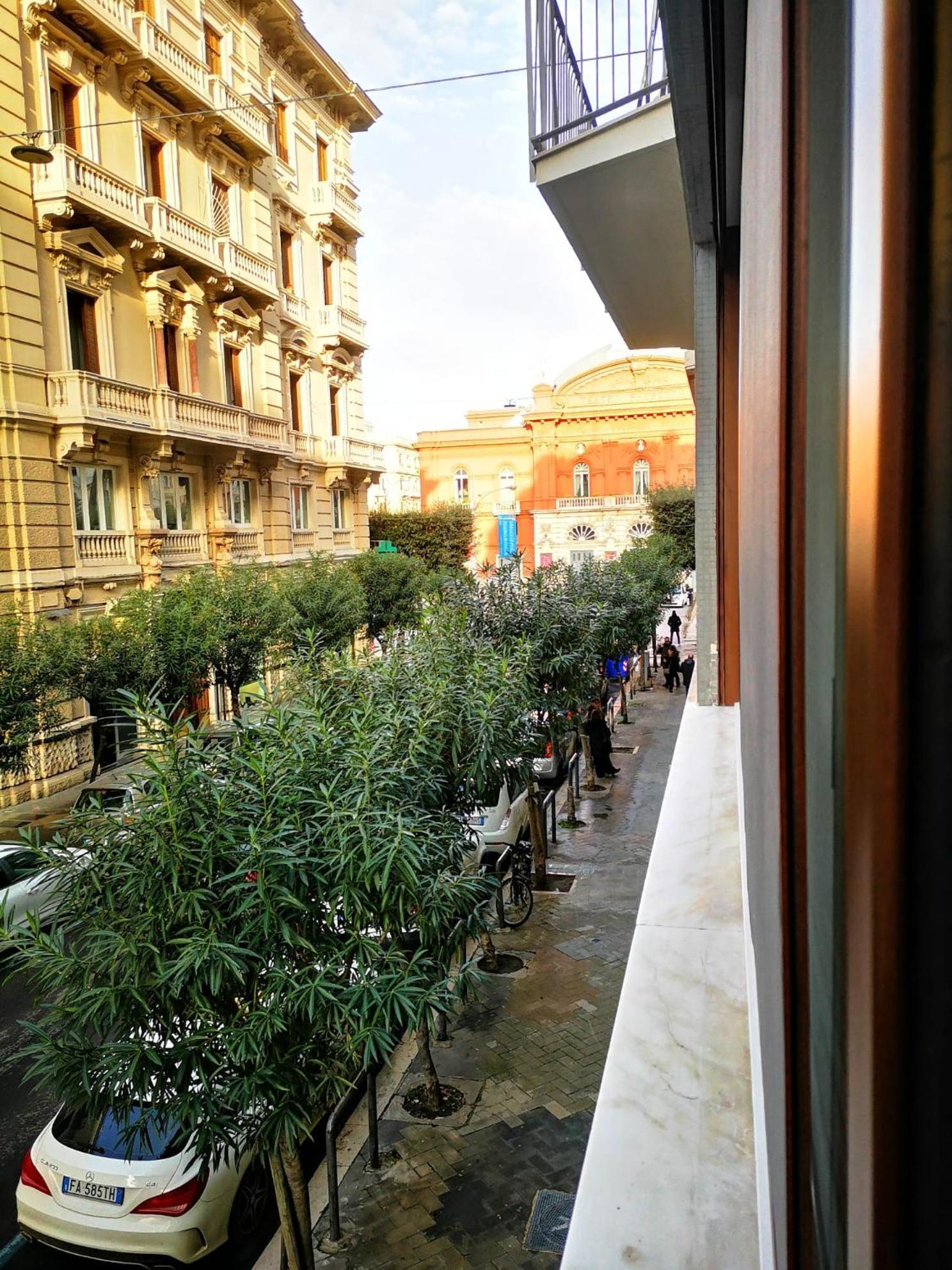 Al Teatro Rooms Bari Eksteriør billede